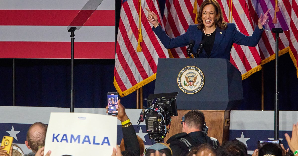 NextImg:Kamala Harris' Rally Audience Trolls Trump With 1 Of His Favorite Chants