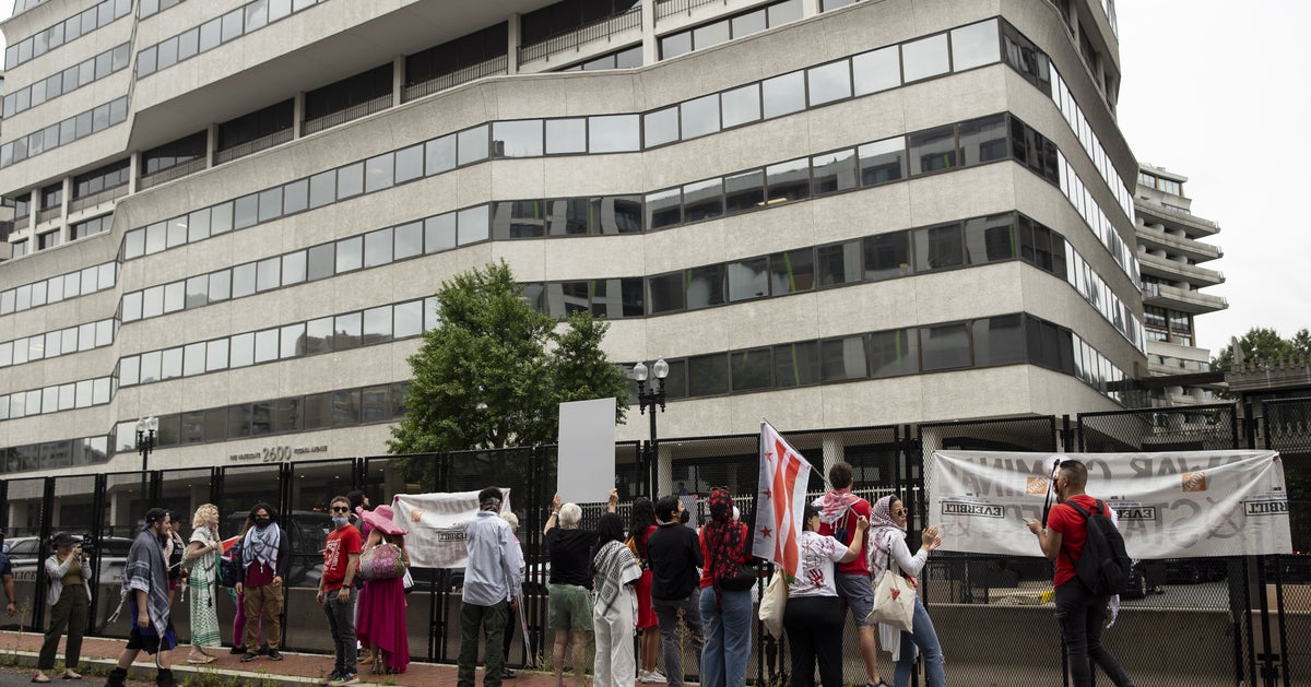 Video Shows Mealworms, Crickets Dumped Inside Netanyahu’s Hotel During D.C. Stay