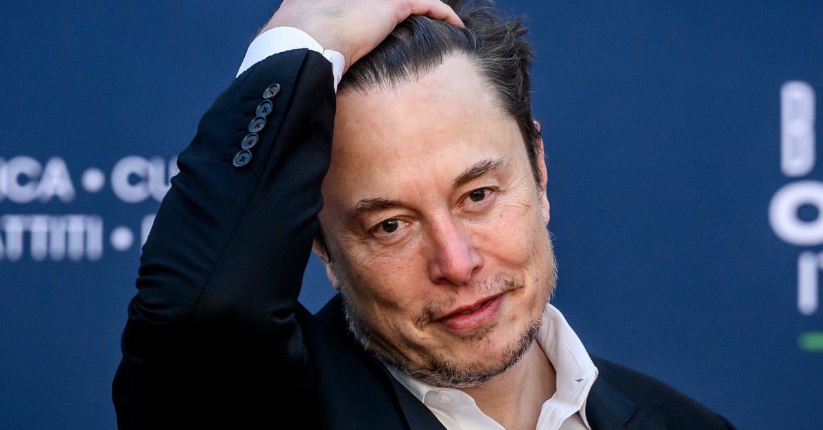 NextImg:Elon Musk's Trans Daughter Brutally Hits Back After He Said She Was 'Dead'