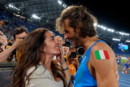 Gianmarco Tamberi of Italy celebrates his European championship in June with his wife, Chiara.