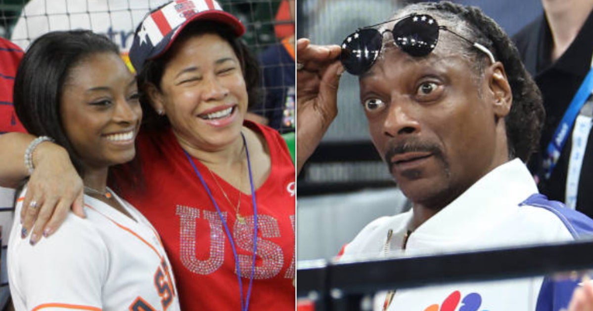 NextImg:Simone Biles' Mom Mildly Scolds Snoop to His Face At Olympics Over 2010 Encounter