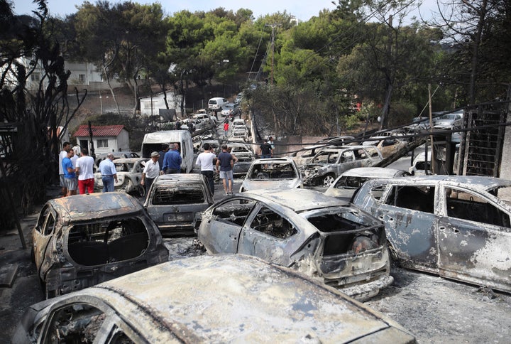 Καμμένα αυτοκίνητα από την φονική πυρκαγιά στο Μάτι τον Ιούλιο του 2018