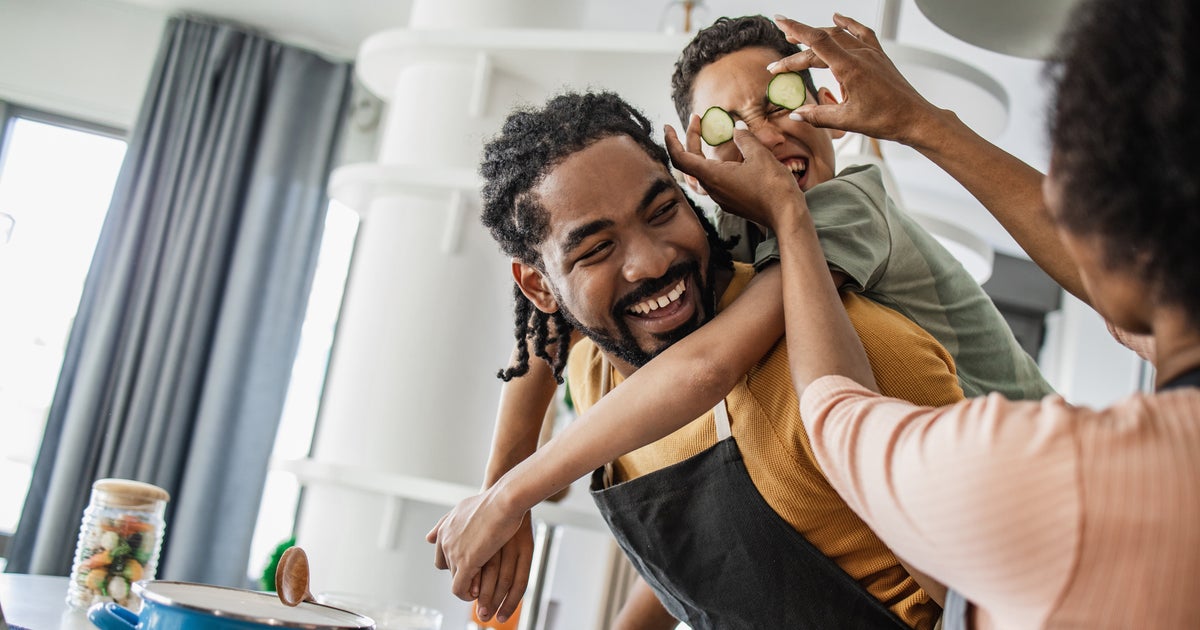 NextImg:People Who Have Good Relationships With Their Parents Seem To Have This In Common
