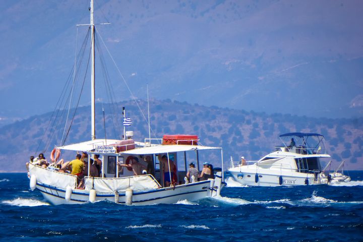 Σκάφη αναψυχής εν πλω - Φωτογραφία αρχείου.