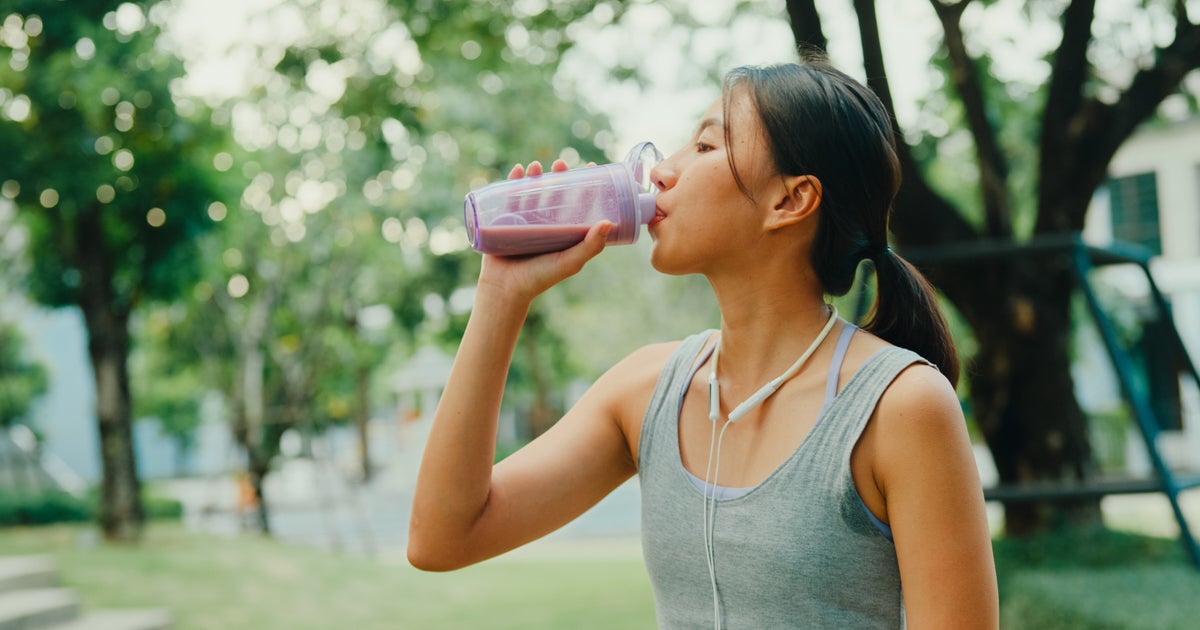 NextImg:There's Really Only 1 Surefire Way To Know If You're Eating Enough Protein
