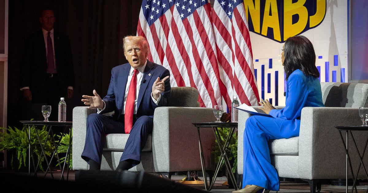 NextImg:Trump Doubles Down On Pardoning Jan. 6 Rioters