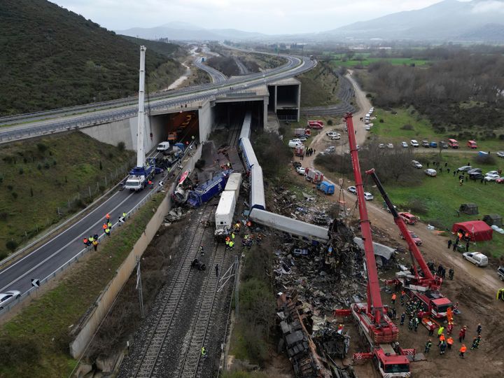 Εικόνα από το πολύνεκρο σιδηροδρομικό δυστύχημα στα Τέμπη (2 Μαρτίου 2023)