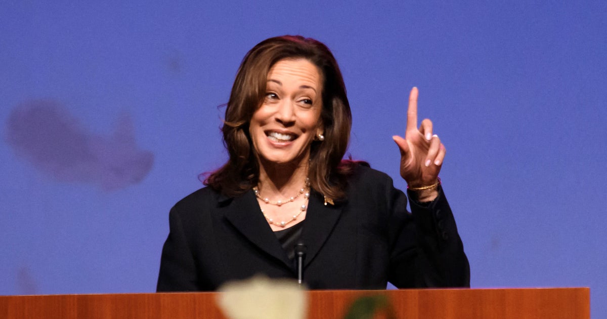 NextImg:Kamala Harris’ Accidental ‘President’ Flub Draws Big Cheer From Audience