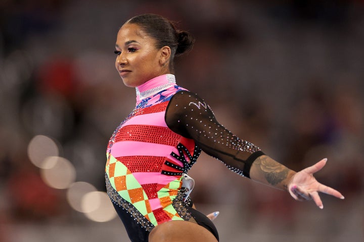 Jordan Chiles nimmt am Bodenturnen während der USA Gymnastics Xfinity Championships 2024 in der Dickies Arena am 31. Mai 2024 in Fort Worth, Texas, teil.  (Foto von Elsa/Getty Images)