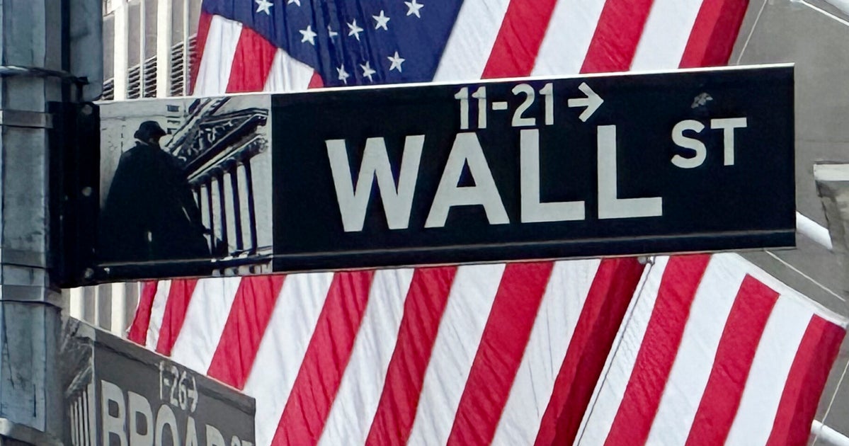 NextImg:Dow Drops 600 Amid Fears Fed Too Slow To Cut Rates