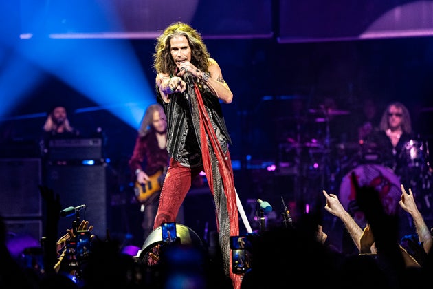 Ο Steven Tyler με τους Aerosmith στην αποχαιρετιστήρια περιοδεία τους «Peace Out: The Farewell Tour». Wells Fargo Center, 2 Σεπτεμβρίου 2023, Φιλαδέλφεια, ΗΠΑ. (Photo by Amy Harris/Invision/AP)