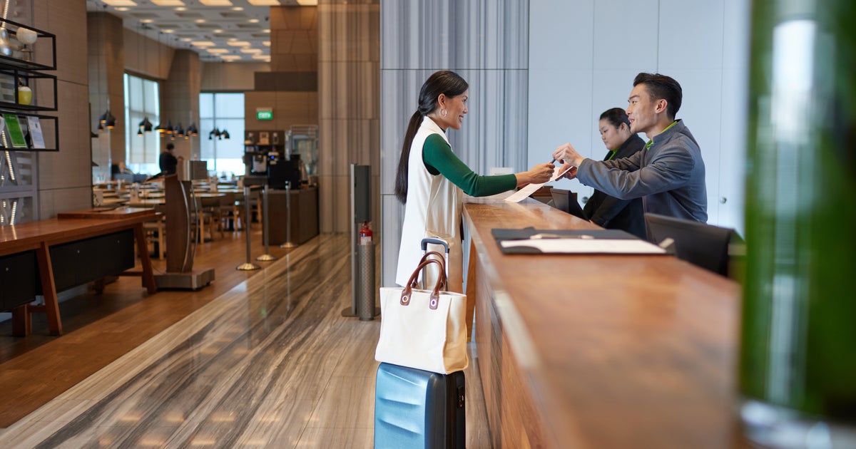 NextImg:7 Perks You Probably Didn't Know Hotel Staff Can Give You