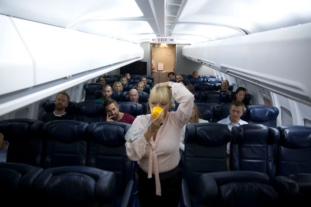 I Just Found Out How Long A Plane's Oxygen Mask Actually Lasts, And I'm Slightly Terrified