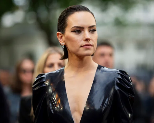 Daisy Ridley Opens Up About Graves' Disease Diagnosis