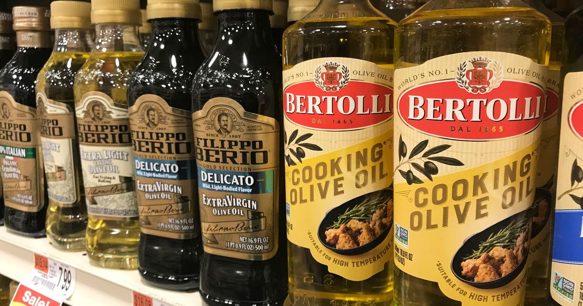 I Just Found Out Where The Worst Place To Store Olive Oil Is, And Everyone I Know Keeps It There