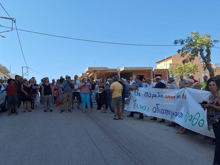 Η συγκέντρωση δημοτών και φορέων στο Ειρηνοδικείο Λαυρίου