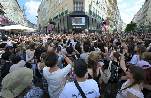Fans of U.S. singer Taylor Swift gather in Vienna, Austria, on Thursday, August 8, 2024, after some of her concerts were canceled at the last minute.