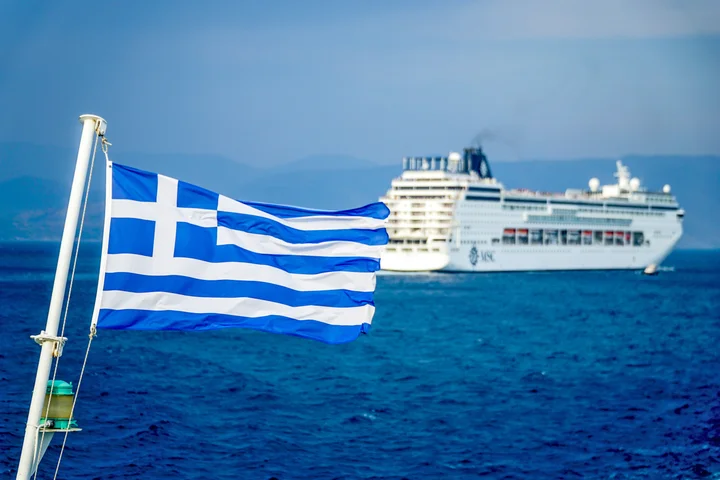 Νέο «καμπανάκι» για το ασφαλιστικό από την ΕΚΤ, μείωση ποσοστών αναπλήρωσης για να συγκρατηθούν οι δαπάνες