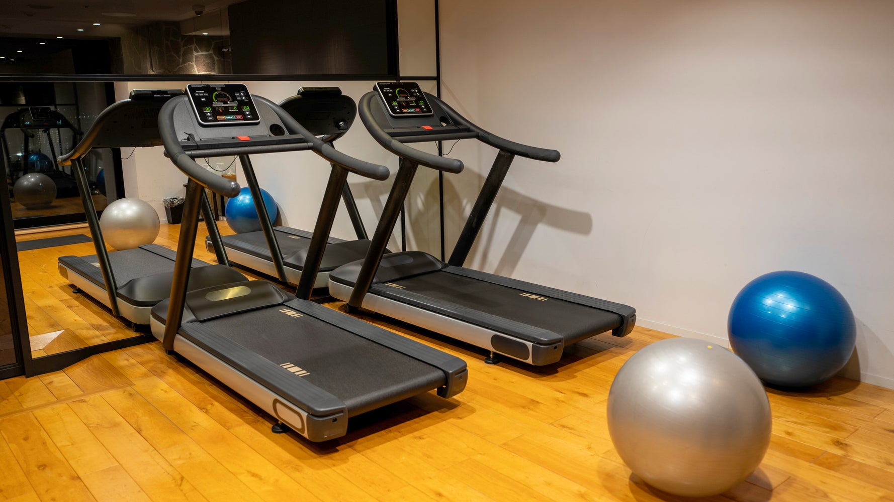 早い者勝ち】取りに来てくれる方限定／ランニングマシーン＋オイル