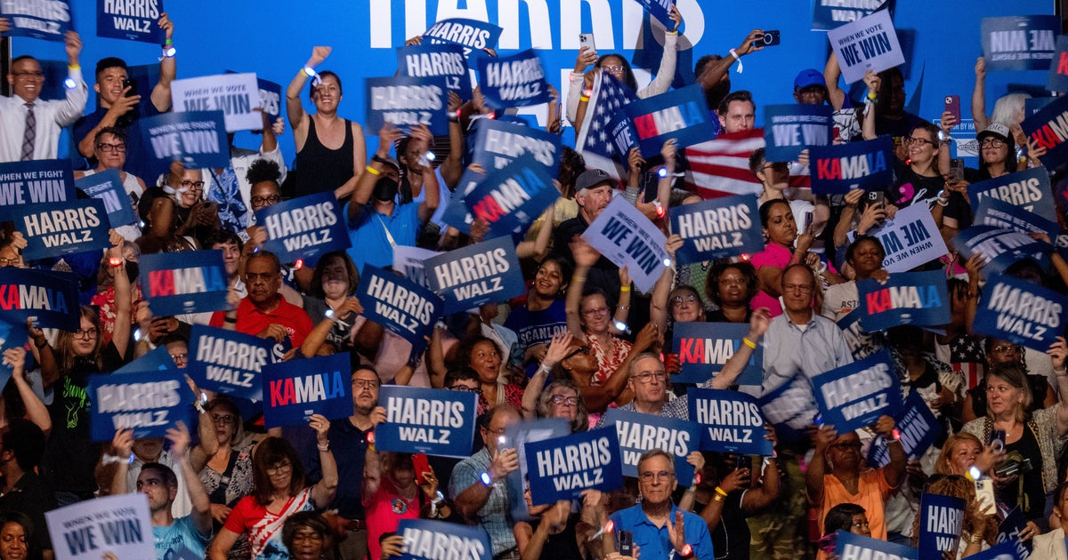 NextImg:I Was At A Harris-Walz Rally. Those Crowd Shots Aren’t AI.