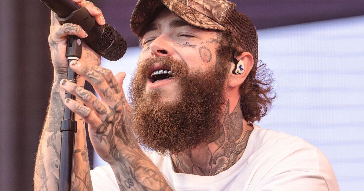 NextImg:Post Malone Says It Would 'Suck' To Be These 2 Pop Superstars