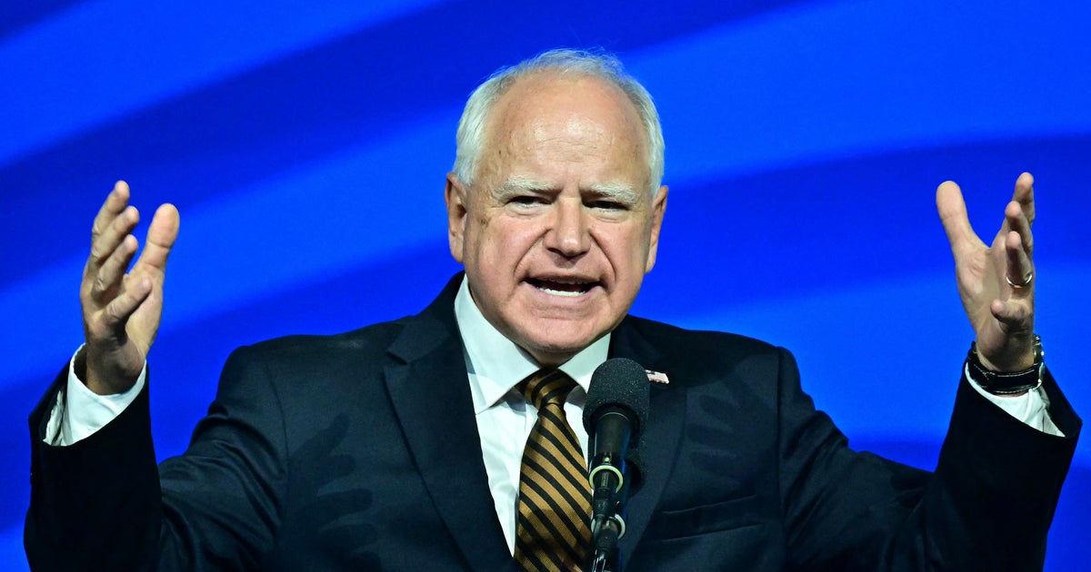 Tim Walz verteidigt seine Militärlaufbahn: