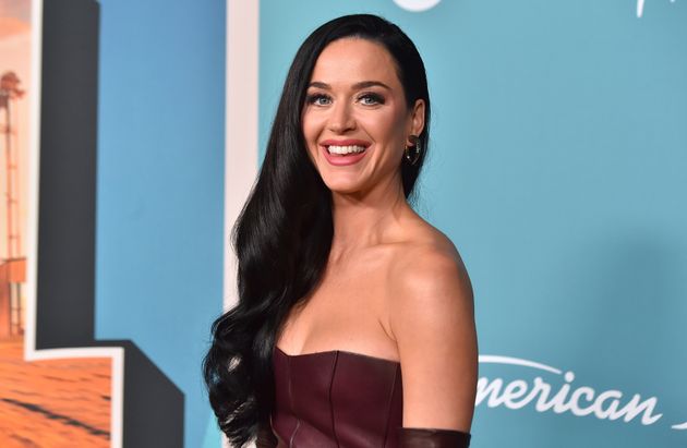 Η Katy Perry φτάνει στην εκδήλωση για το Top 10 της 22ης σεζόν του 