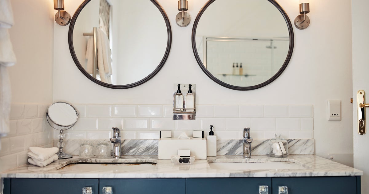 NextImg:The 1 Item You Should Probably Avoid Using In Your Hotel's Bathroom