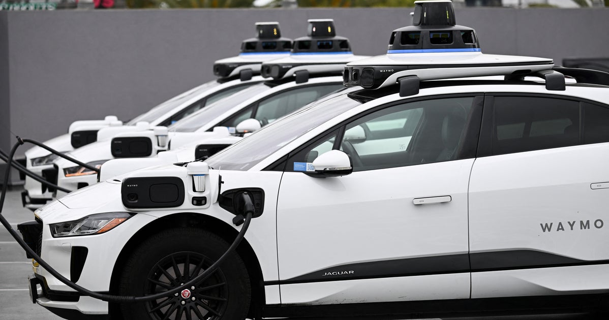 NextImg:Driverless Cars Are Enraging San Francisco Residents With Relentless Early-AM Honking