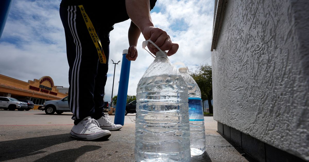 Peeing Less Than This Amount A Day Could Reveal Hydration Issues