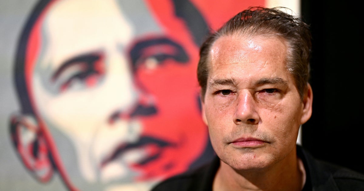 NextImg:Obama 'HOPE' Poster Artist Looks 'FORWARD' With New Kamala Harris Design