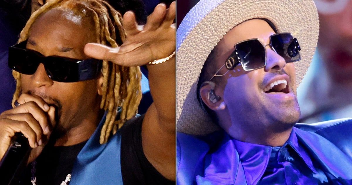 NextImg:The Wildest Moments From The DNC's Completely Off-The-Hook Roll Call Celebration