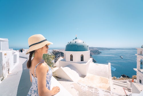 Did your trip even happen if you didn't post it online? More and more people don't care about sharing their travels on social media.