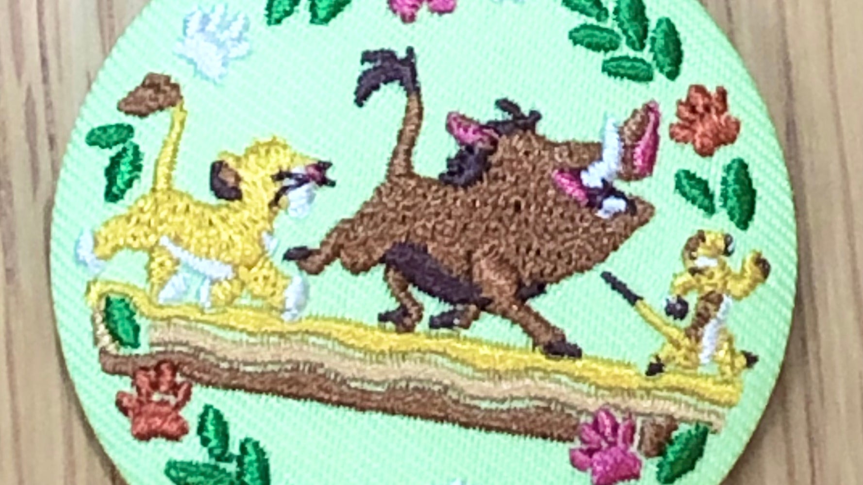 画像】クオリティの高さに感動♡刺繍缶バッジ全15種。「ライオン 