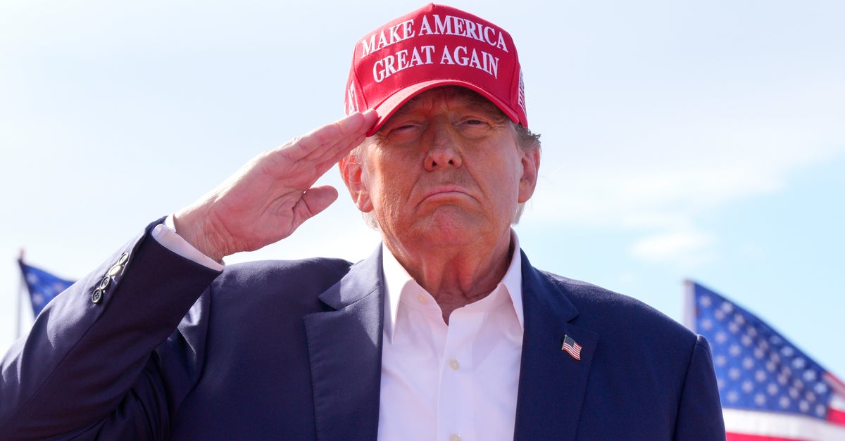 Trump Hosting Fundraiser For Domestic Terrorists Who Assaulted Cops On Jan. 6