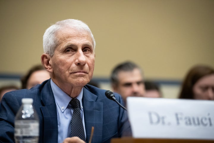 Dr. Anthony Fauci, ein ehemaliger US-amerikanischer Experte für Infektionskrankheiten, sagt am 3. Juni 2024 vor dem Coronavirus-Ausschuss des Repräsentantenhauses in Washington, D.C. aus. 