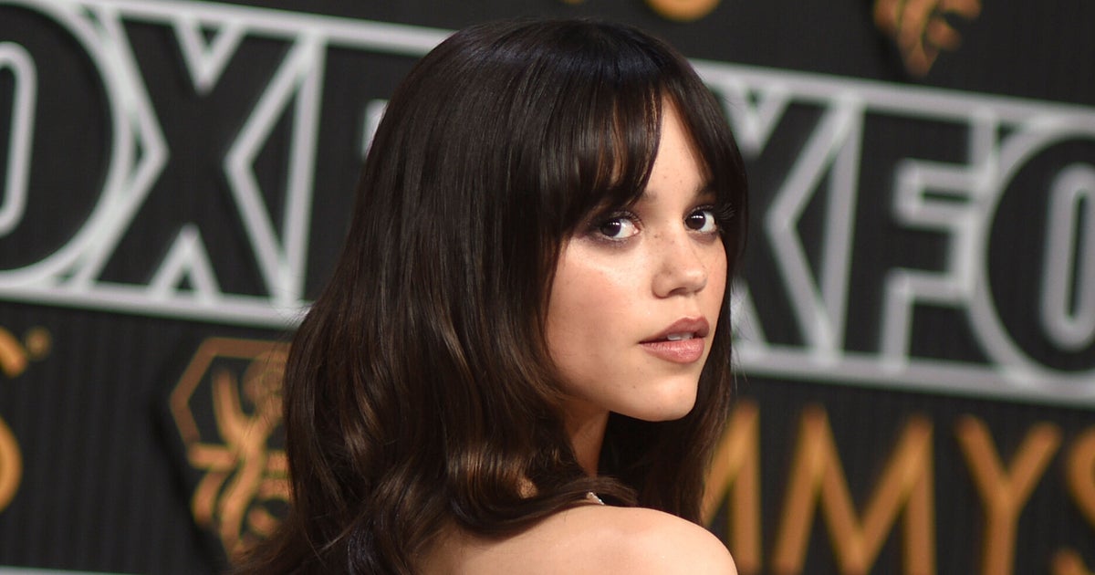Jenna Ortega talks about the disturbing incident that led her to deactivate her social media account Jenna Ortega talks about the disturbing incident that led her to deactivate her social media account