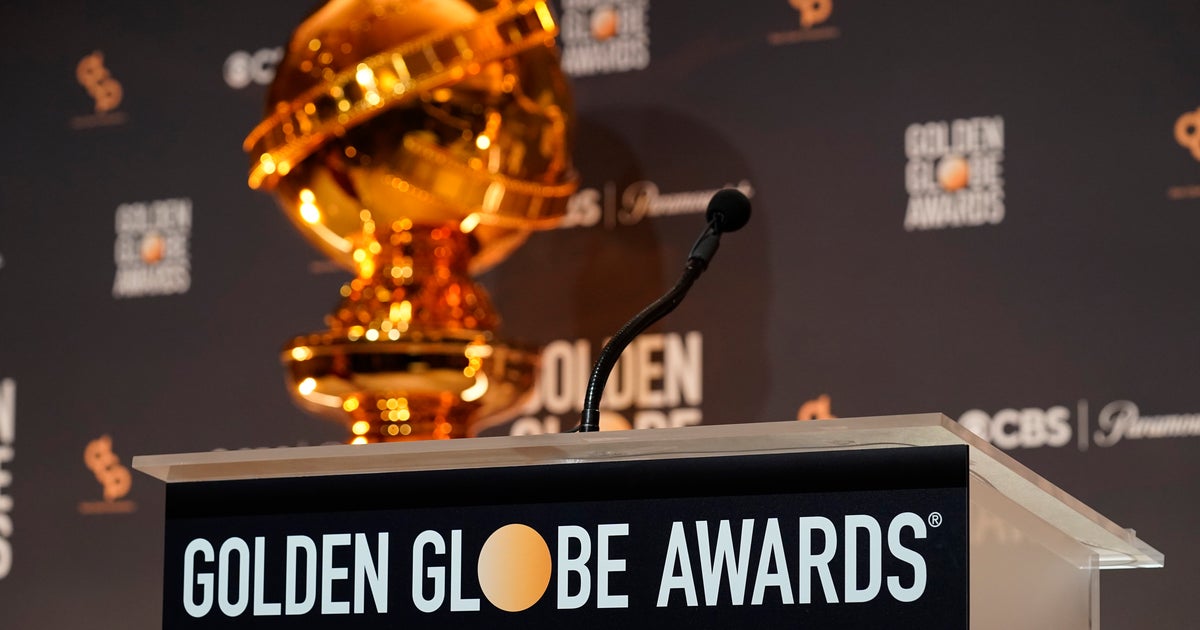 Comedian famous for roasting Tom Brady to host the upcoming Golden Globes