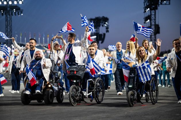 PARIS, FRANCE - AUGUST 28: Team Greece during the opening ceremony of the Paris 2024 Summer Paralympic Games at the Place de la Concorde on August 28, 2024 in Paris, France. (Photo by Kevin Voigt/GettyImages)