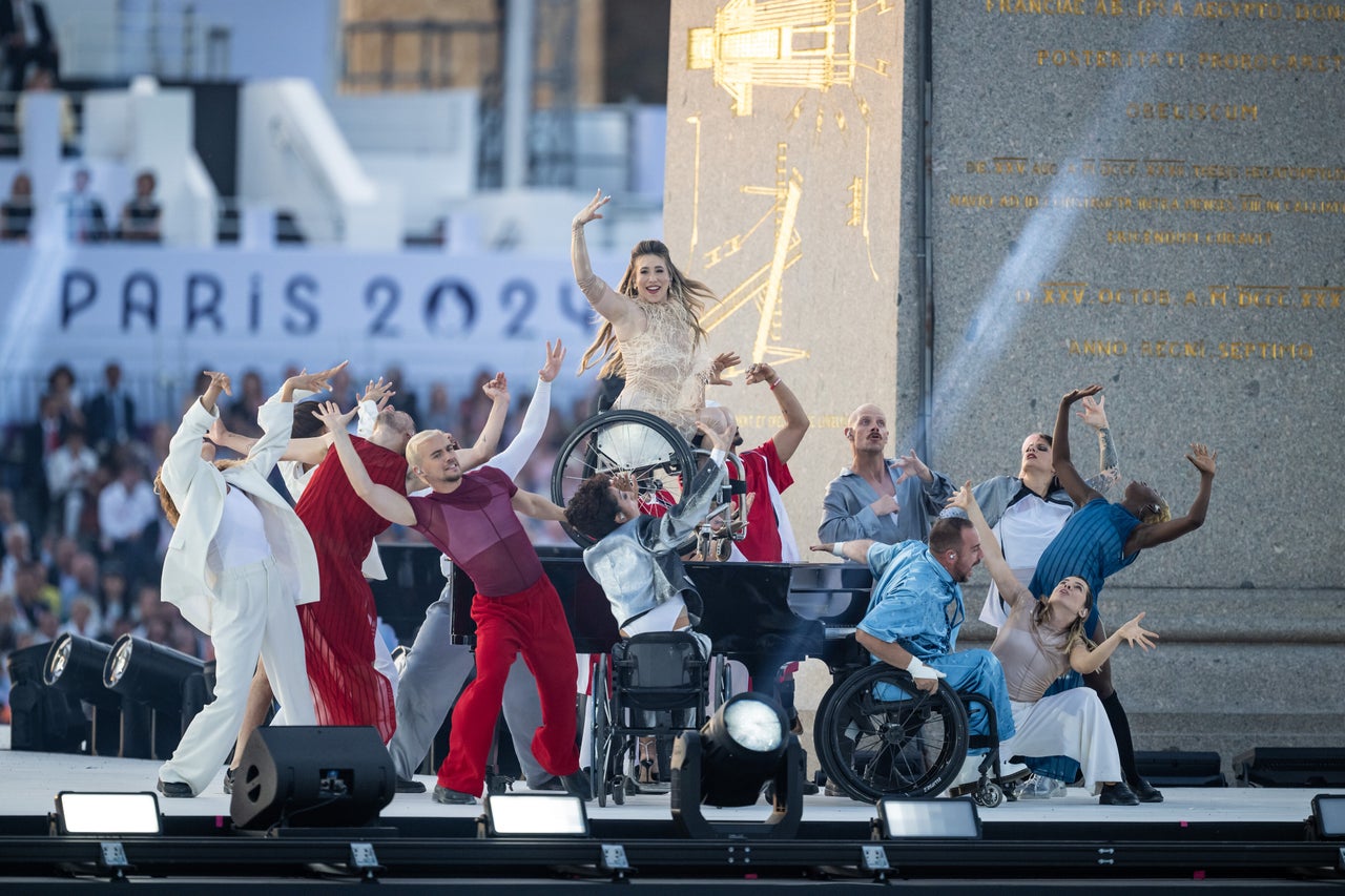 A performance by French singer-songwriter Christine and the Queens.