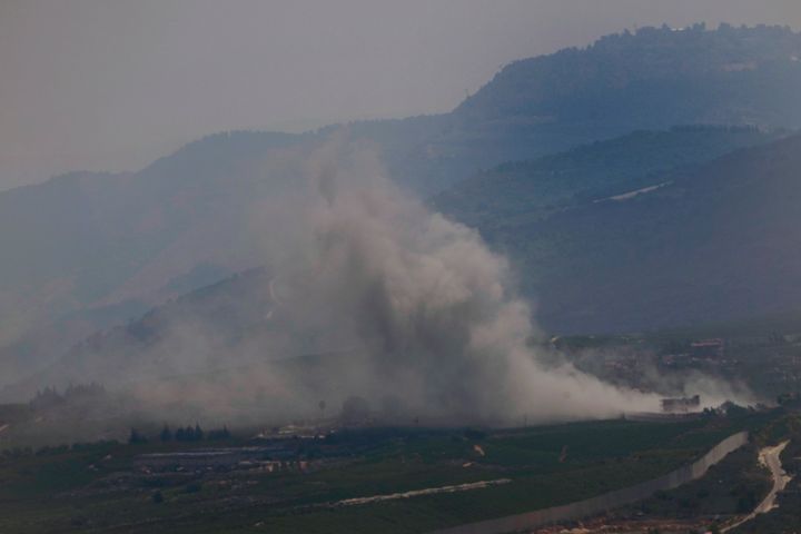 Καπνός μετά από προηγούμενο πλήγμα του Ισραήλ στα σύνορα με τον Λίβανο (26 Αυγούστου 2024) 