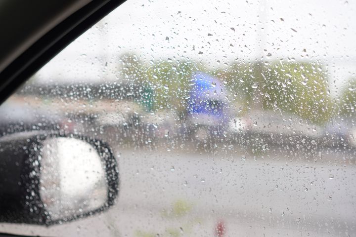 rain drops on car windshield