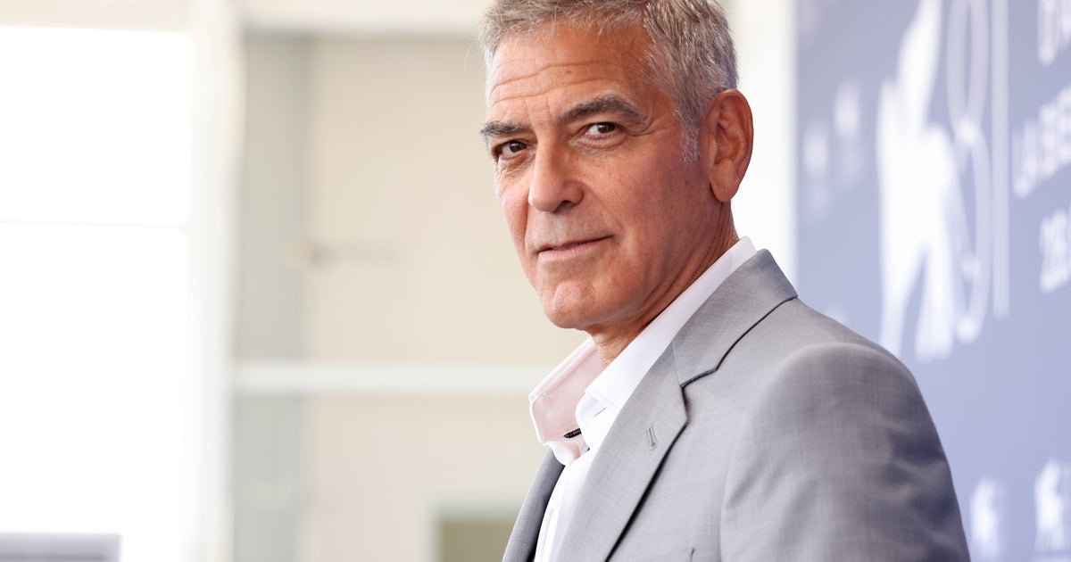 NextImg:George Clooney Calls Biden's Decision To Drop Out Of Presidential Race A 'Selfless Act'