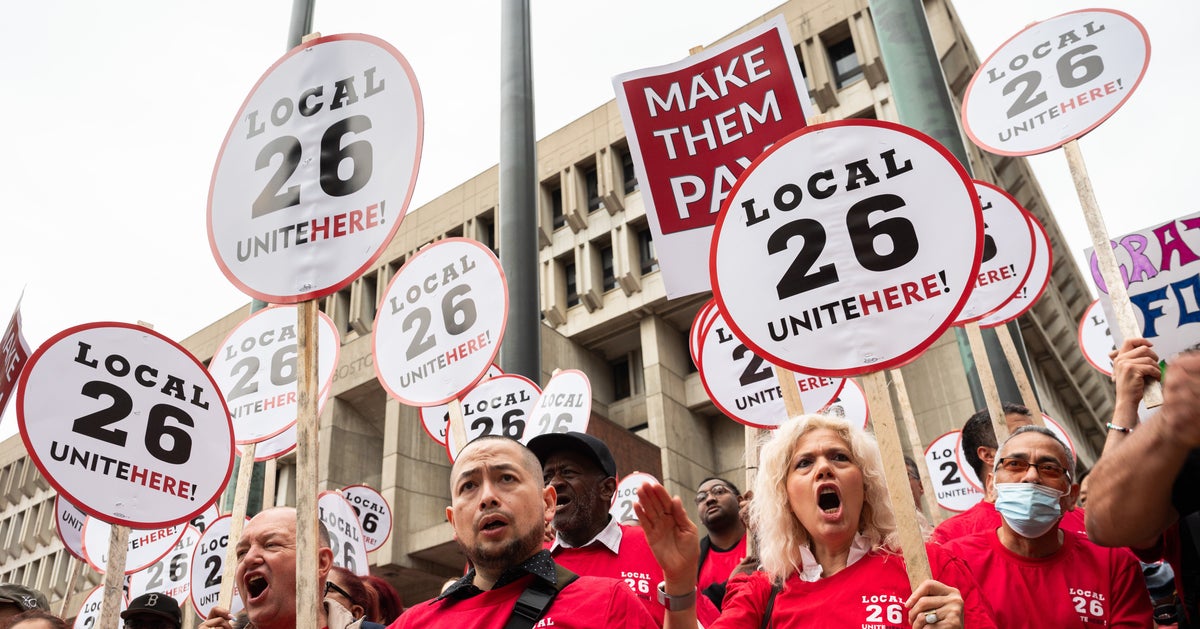 NextImg:Thousands Of U.S. Hotel Workers Are On Strike
