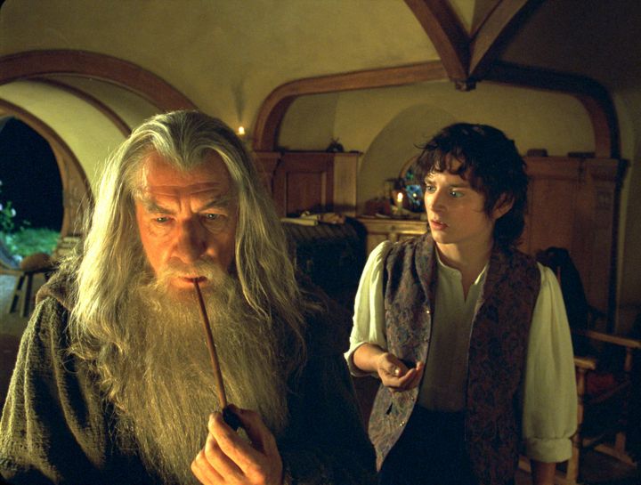 McKellen und Elijah Wood (rechts), die Frodo Beutlin im Originalfilm darstellten "Ringe" Verdreifachen.