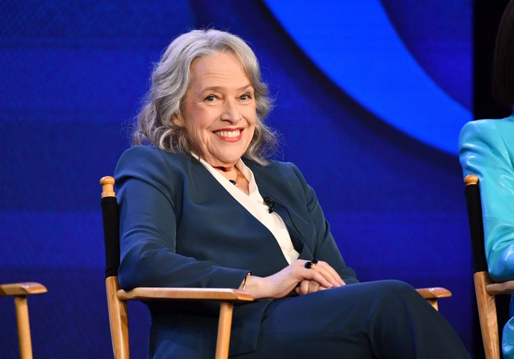 Kathy Bates gibt bekannt, dass sie sich nach ihrem Auftritt im CBS-Remake der Serie von der Schauspielerei zurückzieht "Matlock," Die Veröffentlichung ist für den 22. September geplant. 