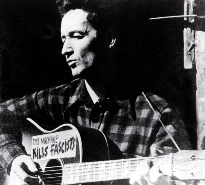  Φωτογραφία του Woody GUTHRIE (Photo by GAB Archive/Redferns)