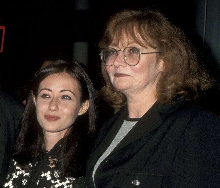 Shannon Doherty und ihre Mutter Rosa Doherty im Jahr 1995. 