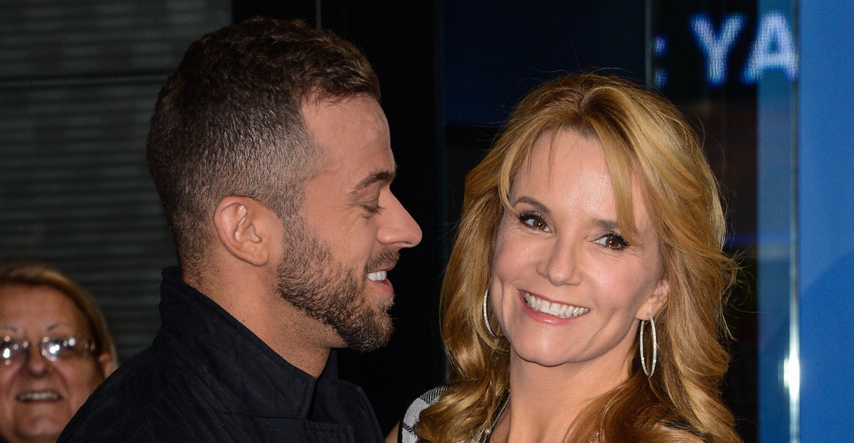 NextImg:Lea Thompson Recalls Horribly Sexist Remark Made By 'DWTS' Partner Artem Chigvintsev