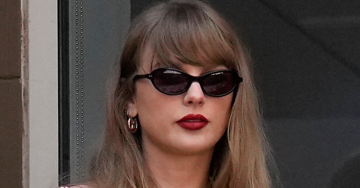 NextImg:Taylor Swift Finally Addressed Those Images Of Her 'Endorsing' Trump